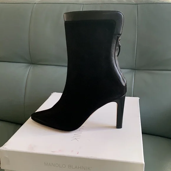 Manolo Blahnik Zufapla Suede Stiletto Ankle Booties - Picture 7 of 8